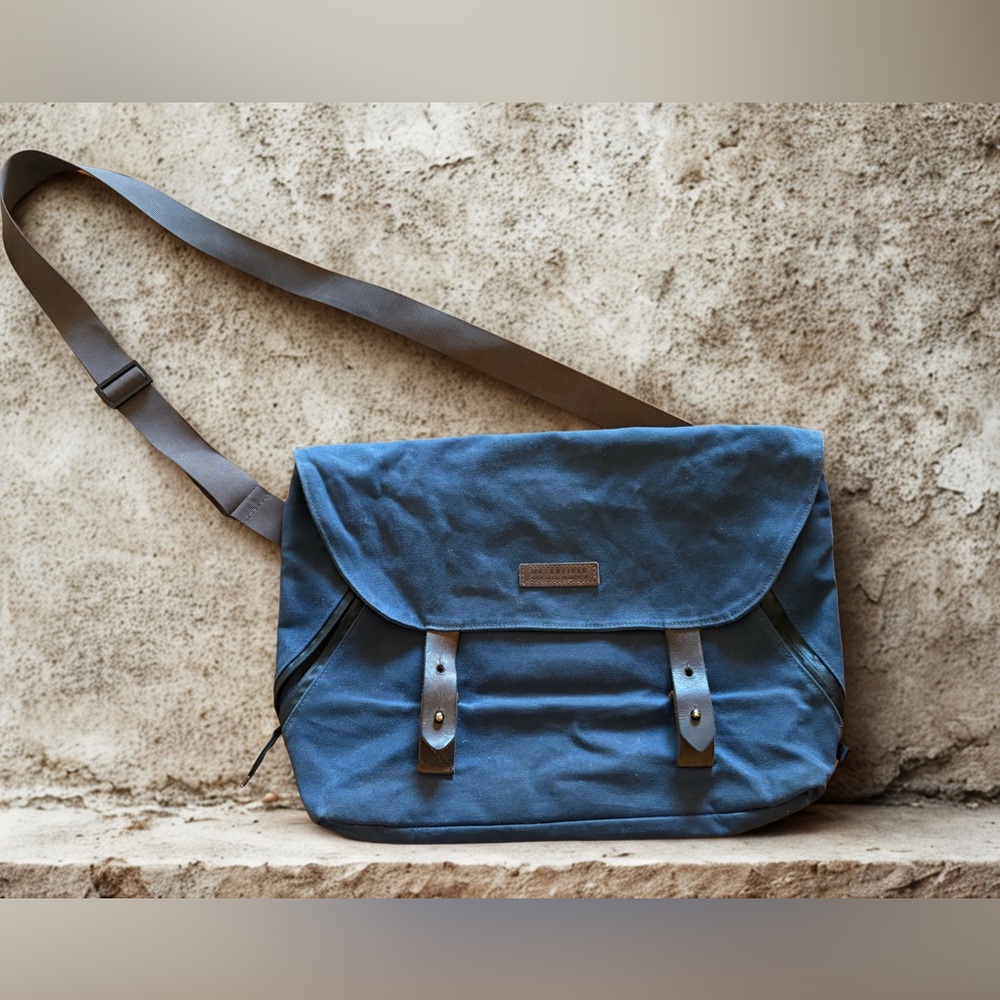 Waterfield Vitesse Messenger Bag